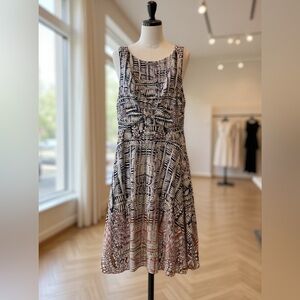 Tart Black and‎ Cream Geometric Midi Dress